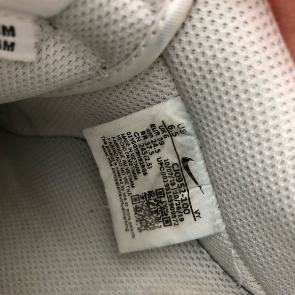 SOLD / NIKE Air Force 1 Low (6.5 men/8 women) - Picture 7 of 11